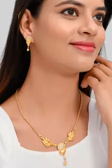 Gold necklace-sets