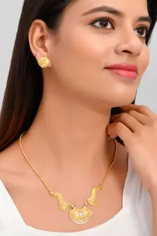 Gold necklace-sets
