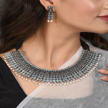 Green necklace-sets 1
