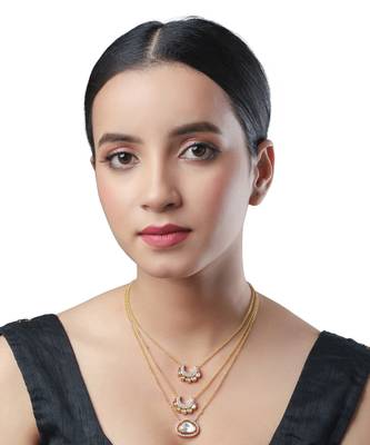 Gold polished brasss Necklace 1