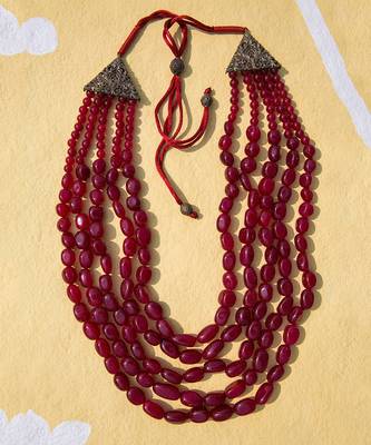 The Maroon Groom Mala 1