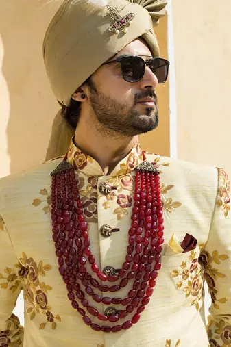 The Maroon Groom Mala