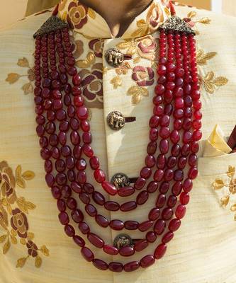 The Maroon Groom Mala 5
