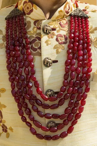 The Maroon Groom Mala