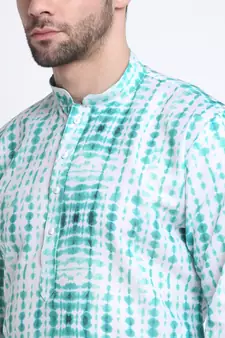 Men Green Cotton Batik Print Kurta Only