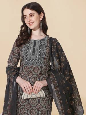 Black Ajarak Printed Cotton Kurta With Pant and Dupatta Set 4