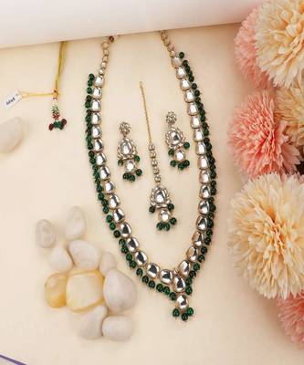 Gold Toned & Emerald Green Traditional Kundan Studded Jewellery Set 1