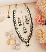 Gold Toned & Emerald Green Traditional Kundan Studded Jewellery Set