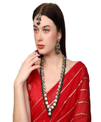 Gold Toned & Emerald Green Traditional Kundan Studded Jewellery Set 2