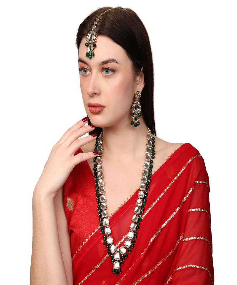 Gold Toned & Emerald Green Traditional Kundan Studded Jewellery Set