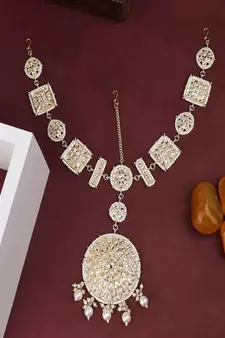 Gold-Plated White Kundan & Pearls Handcrafted Mathapatti Bridal Head Jewellery