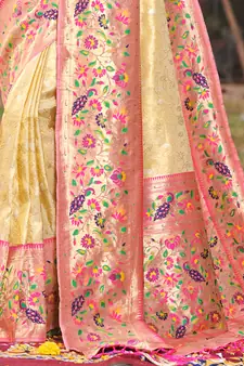 Cream Woven Paithani Silk Blend Saree With Blouse