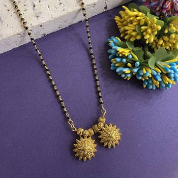 Gold mangalsutra 1