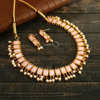 Beige necklaces 3