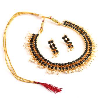 Black necklaces 3