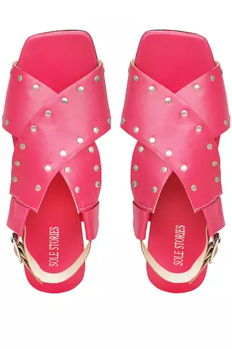 Criss Cross Broad Rivet Sandals In Pink