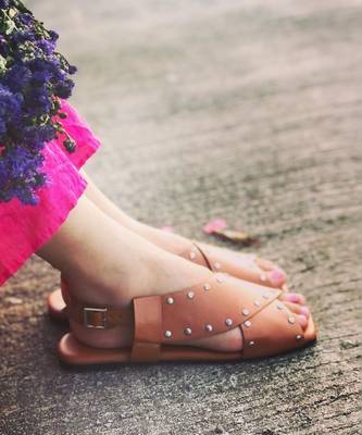 Criss Cross Broad Rivet Sandals in Tan 6