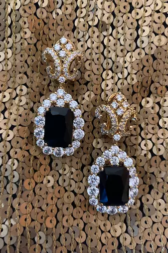 Victorian Top With Blue Sapphire Drop In 18K Gold Polish