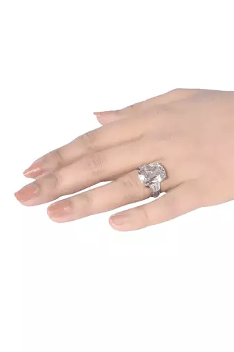 Radiant Cut Diamond With Baguettes On Either Side
