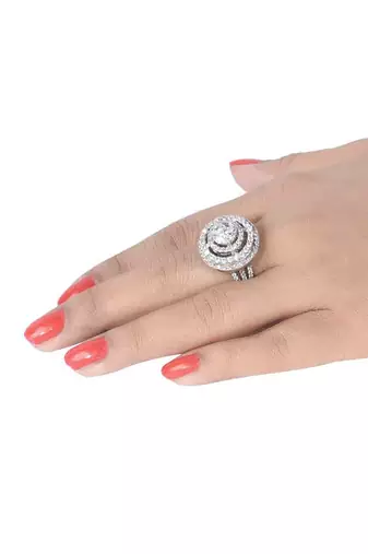 Round Center Diamond With 3 Row Diamond Band