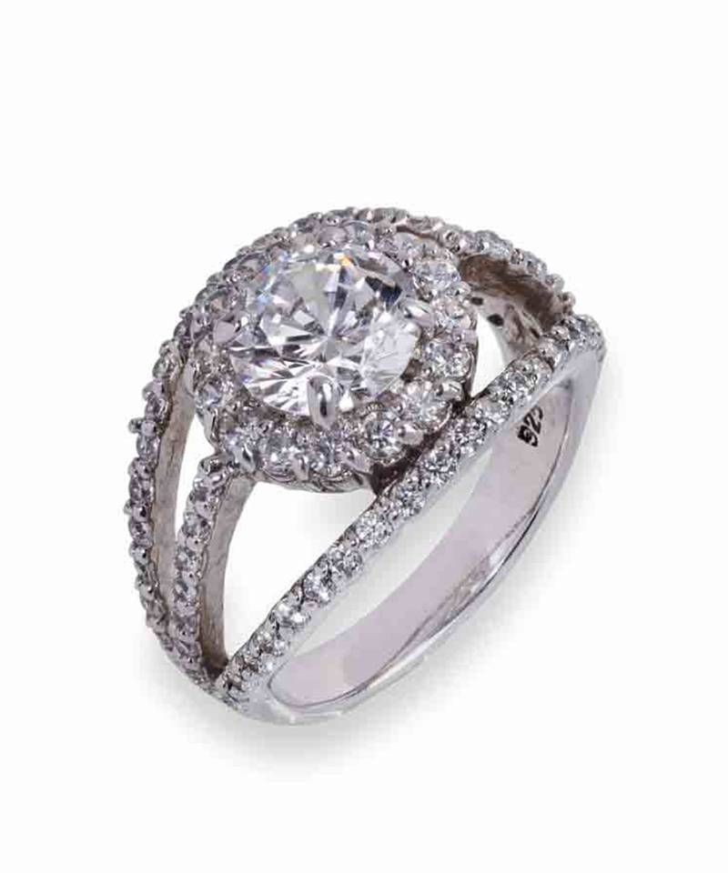 Round Center Diamond With 3 Row Diamond Band