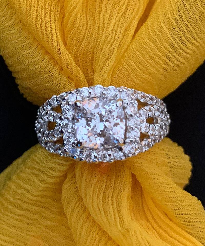 Cushion Center Diamond With Wavy Diamond Band