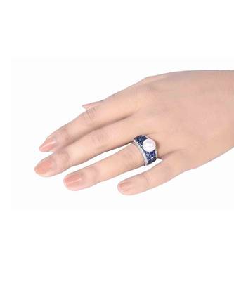 Blue Invisible Setting With Cultured Pearl 3