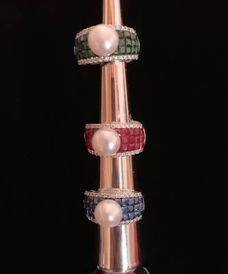Blue Invisible Setting With Cultured Pearl 4