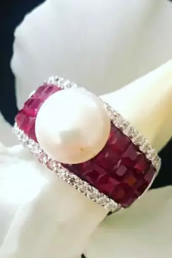 Red Invisible Setting With Cultured Pearl
