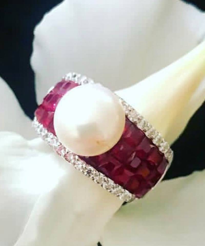 Red Invisible Setting With Cultured Pearl