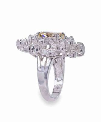 Yellow Center With Uneven Setting Of Diamond Cluster 1