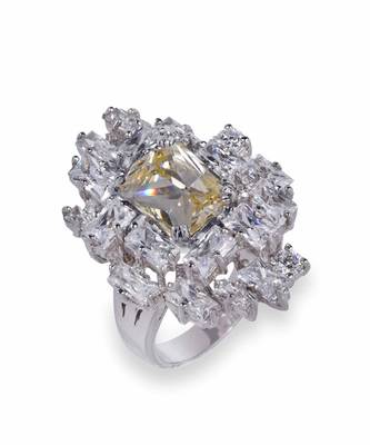 Yellow Center With Uneven Setting Of Diamond Cluster 5