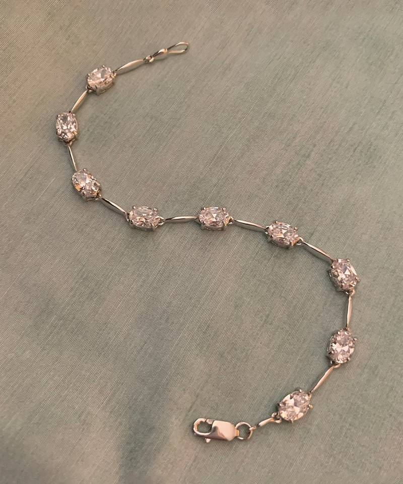 Oval Solitaire With Gap / Tennis Bracelet