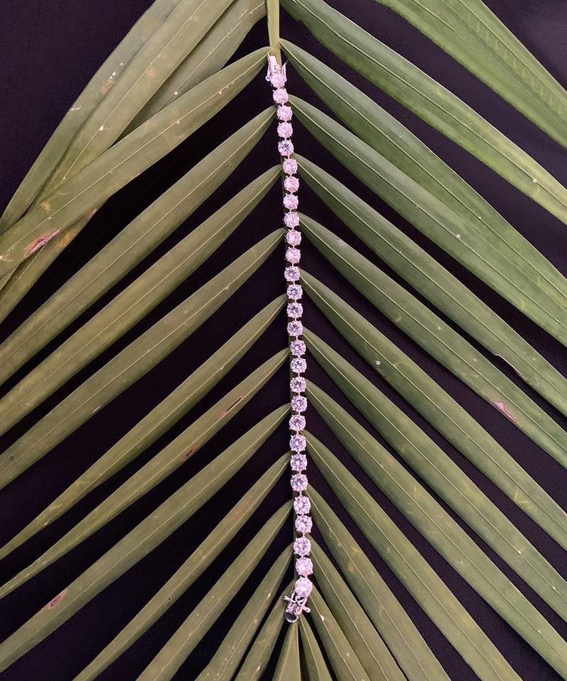 Equal Round Solitaire With Slight Gap / Tennis Bracelet