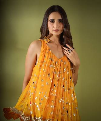 Haseena Phool Jaal Gota Patti Tunic Pants Co-Ord Set In Mnago Yellow 5