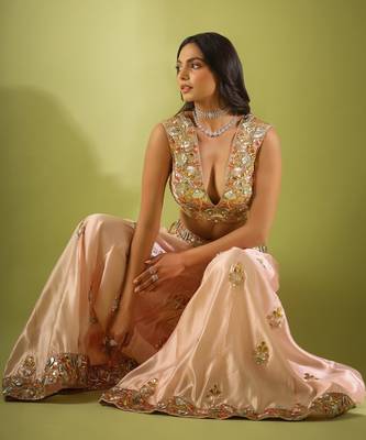 Haseena Gulabi Pankhi Gota Sharara Set 4