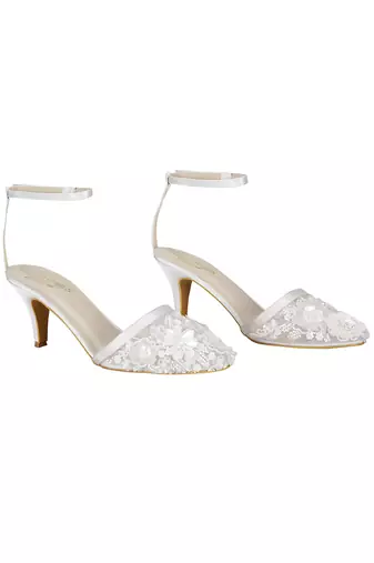 Sole Stories_Beaded Bride Heels In White