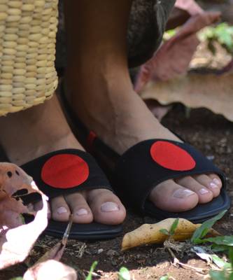 Sole Stories_Bindi Backstraps In Black 1