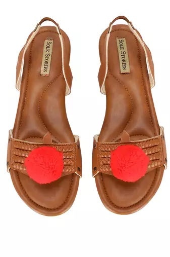 Sole Stories_Kohl Sliders In Tan