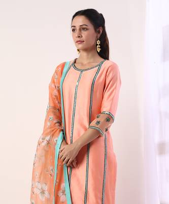 Coral Kurta Set With Organza Dupatta (Set Of 3) 2