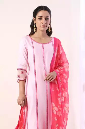 Baby Pink Kurta Set With Organza Dupatta (Set Of 3)