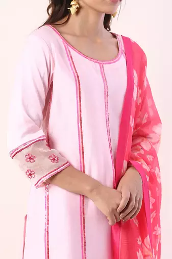 Baby Pink Kurta Set With Organza Dupatta (Set Of 3)