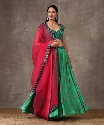 Green Embroidered Lehenga Set (Set Of 3) 2
