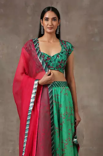 Green Embroidered Lehenga Set (Set Of 3)