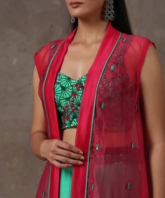 Solid Green Lehenga With Cape (Set Of 3) 5