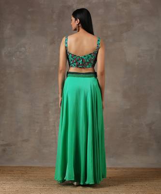Solid Green Lehenga With Cape (Set Of 3) 8