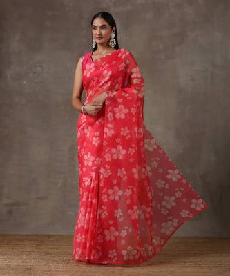Printed Fuchsia Saree With Monotone Blouse (Set Of 2) 2