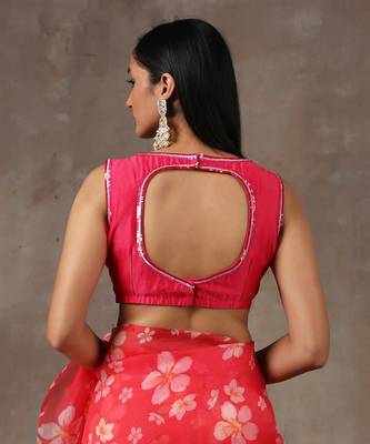 Printed Fuchsia Saree With Monotone Blouse (Set Of 2) 7