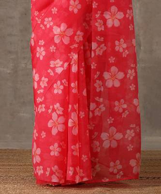 Printed Fuchsia Saree With Monotone Blouse (Set Of 2) 8