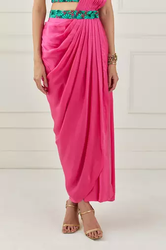 Fuchsia Draped Saree (Sleeveless Blouse)